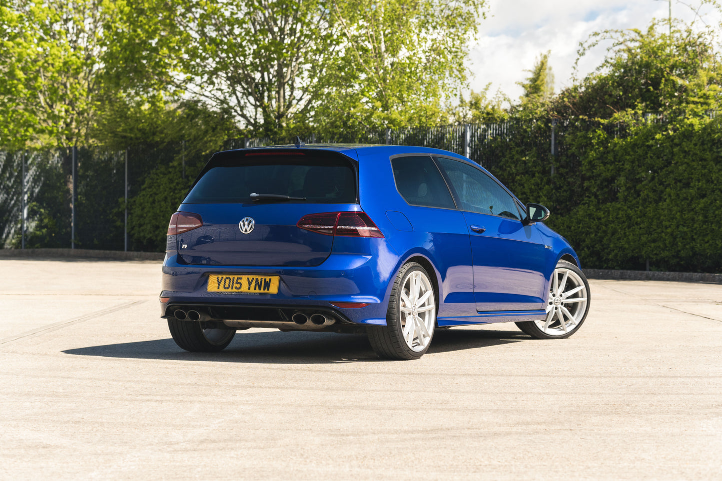 2015 Volkswagen Golf (MK7) R - Manual £12,995