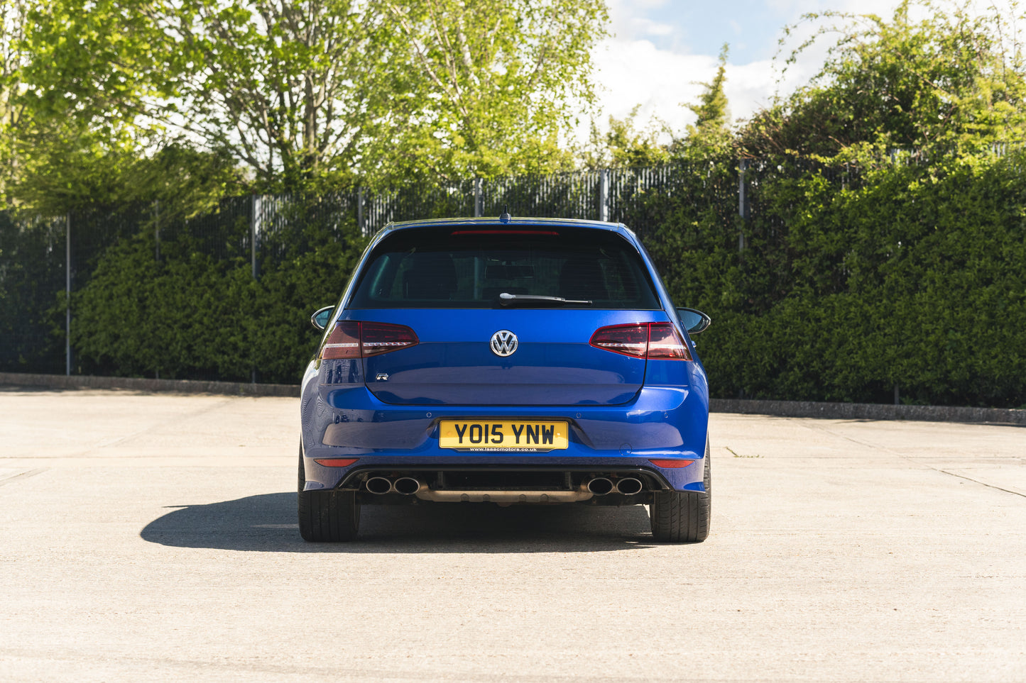 2015 Volkswagen Golf (MK7) R - Manual £12,995
